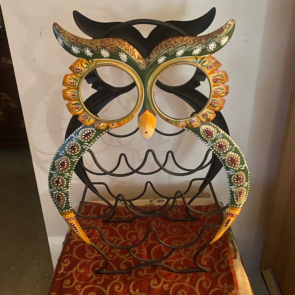 Pier 1 Owl Lovers Wine Rack Painted Metal Holds 9 Bottles Handle w/ Cardholders